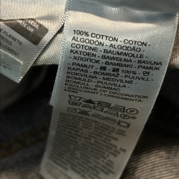 Levi's Premium 501 90's Jeans, Size 23 in medium Wash blue - Picture 9 of 10